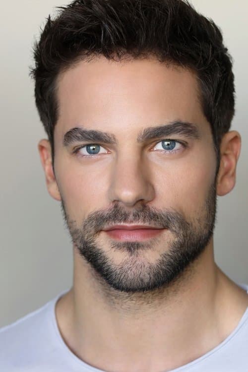Brant Daugherty headshot