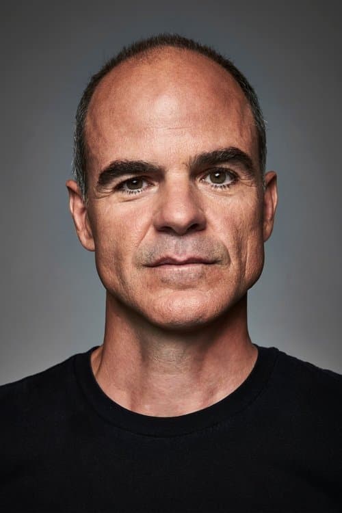 Michael Kelly headshot