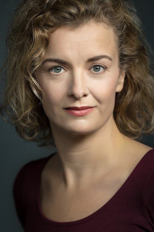 Lucy Russell headshot