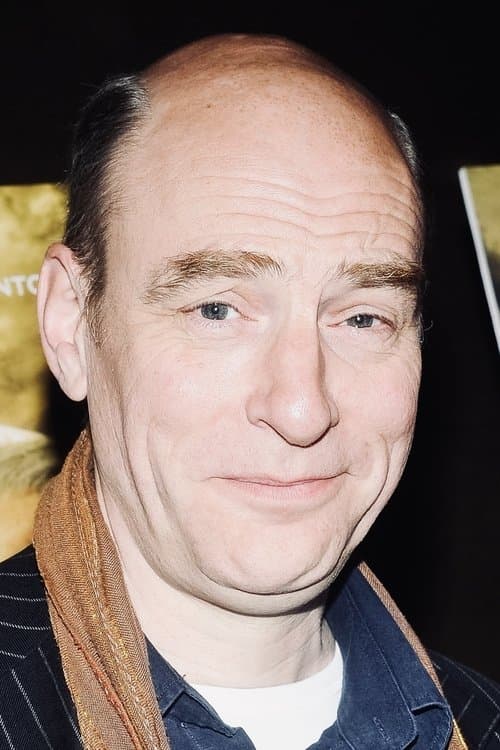 Simon Kunz headshot