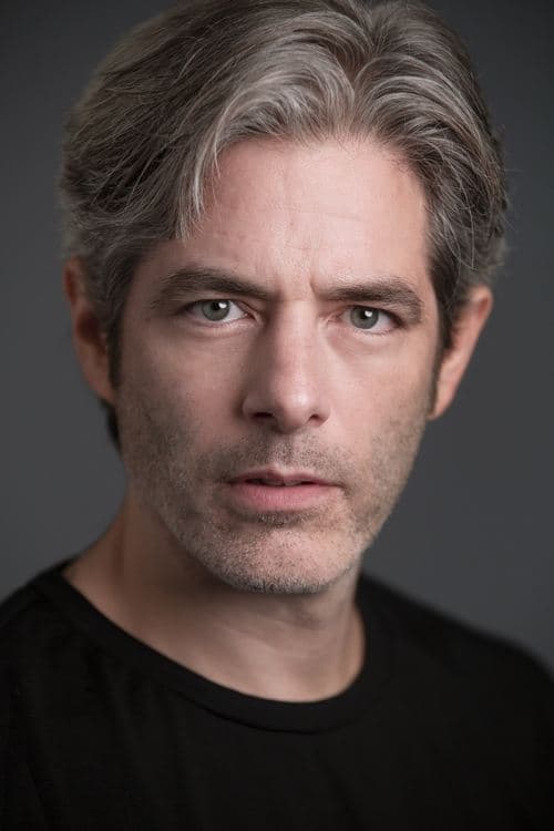 Julio Perillán headshot