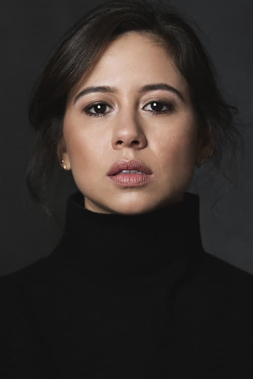 Chloé Wepper headshot