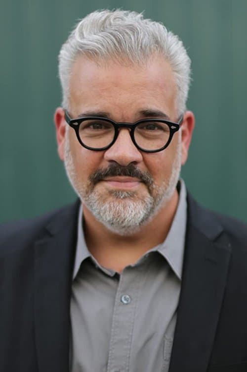 Robert Larriviere headshot