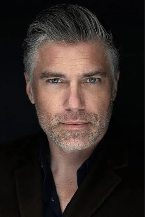 Anson Mount headshot