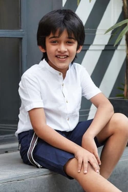 Ronit Kamra headshot