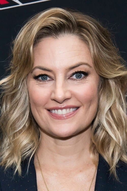 Mädchen Amick headshot
