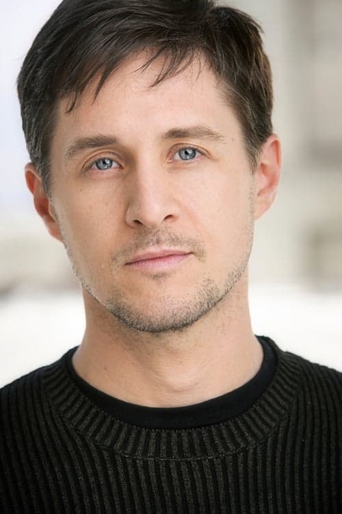 Yuri Lowenthal headshot