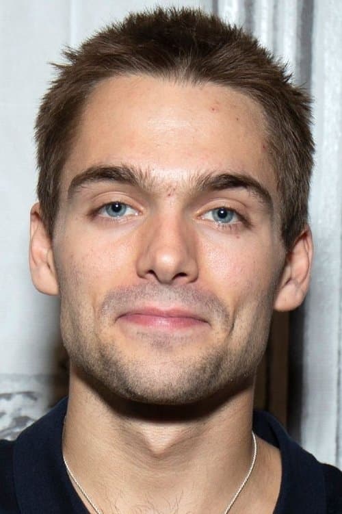 Dylan Sprayberry headshot