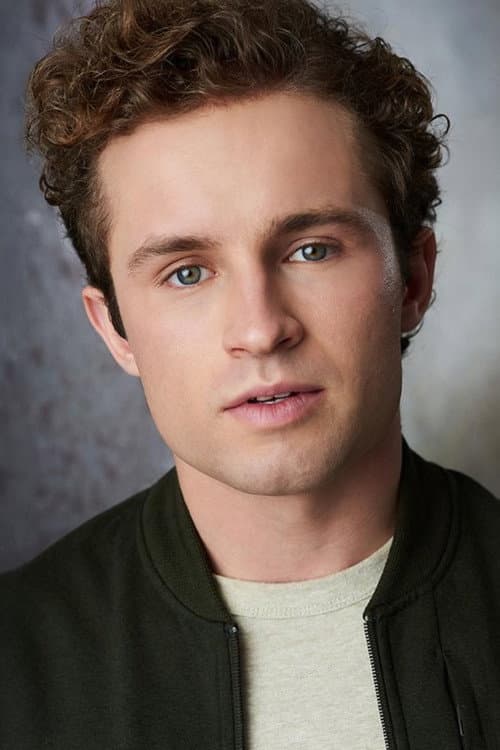 Sean Giambrone headshot