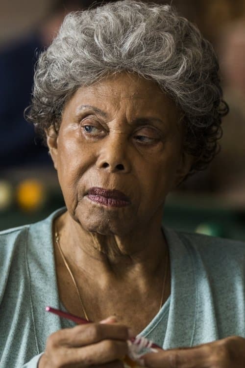 Phyllis Applegate headshot