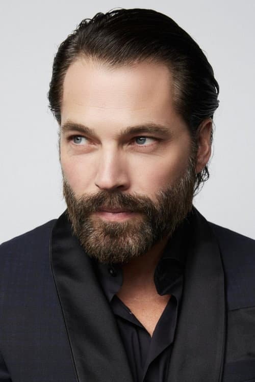 Tim Rozon headshot