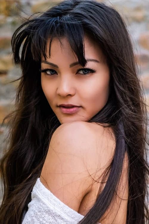 Jenny Umbhau headshot