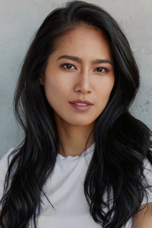 Ana Thu Nguyen headshot