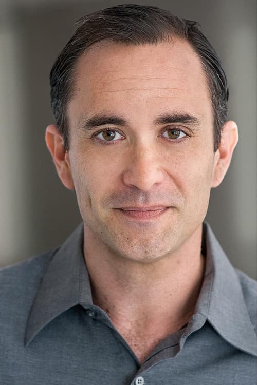 Ricky Wayne headshot