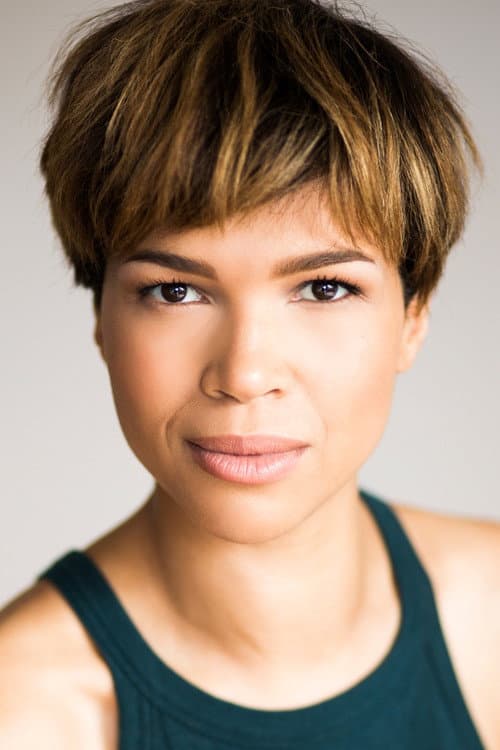 Elisabeth Etienne headshot