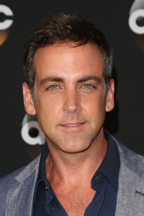 Carlos Ponce headshot