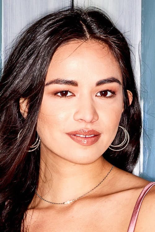 Scarlett Annandale headshot