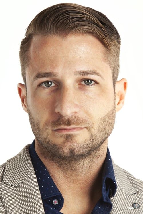 Steven Cragg headshot