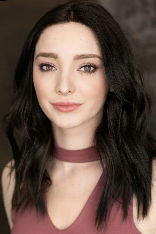 Emma Dumont headshot
