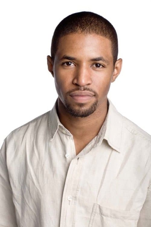 Amari Cheatom headshot