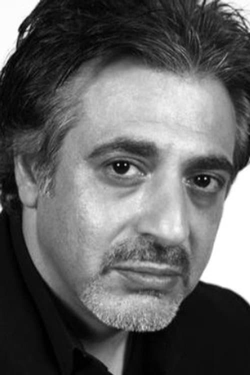 Andreas Karras headshot