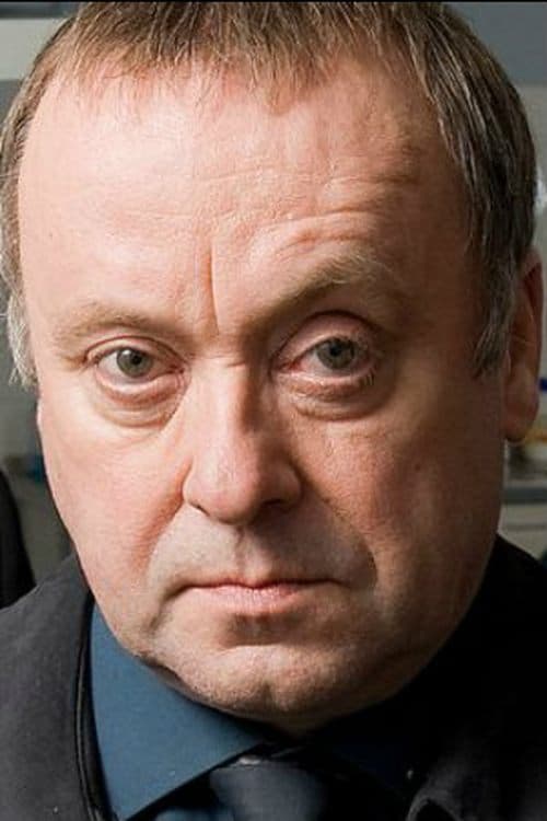 Alex Norton headshot