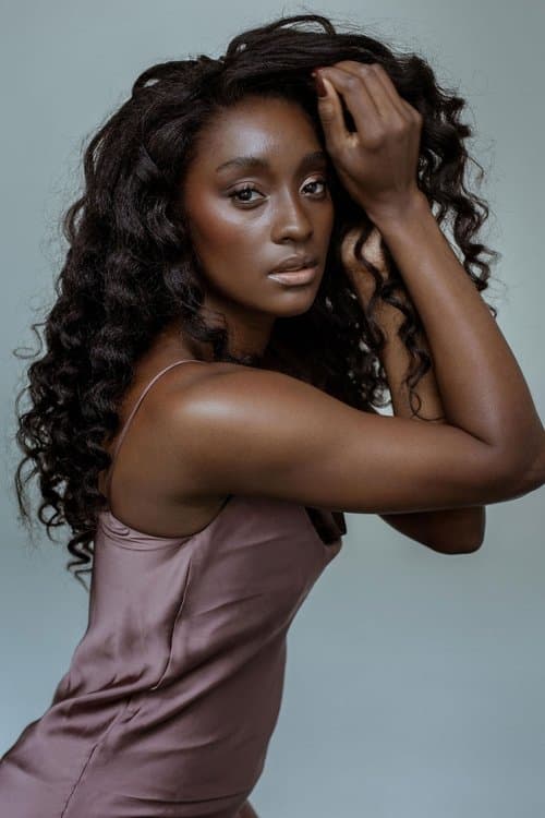 Courtnee Carter headshot