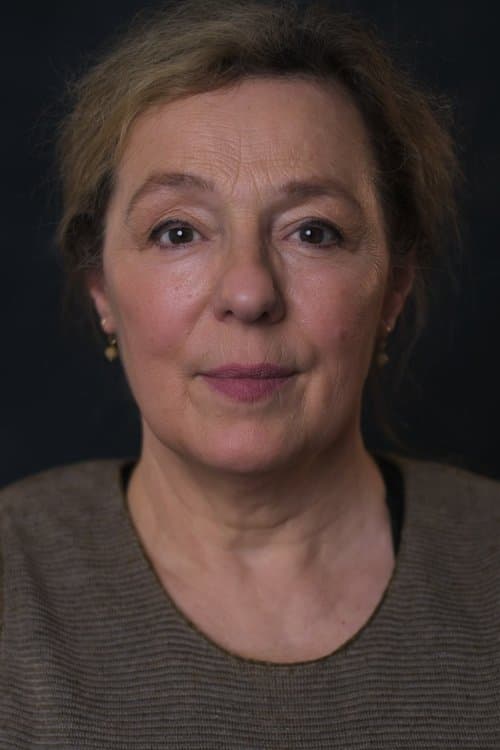 Annabelle Apsion headshot