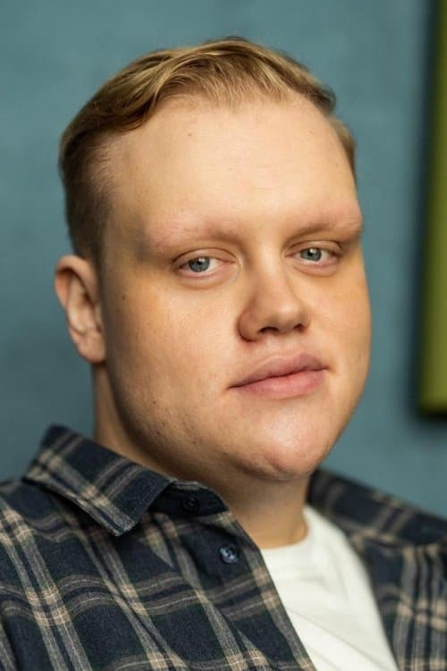 Connor Crawford headshot