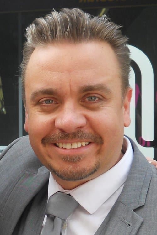 Lee Boardman headshot