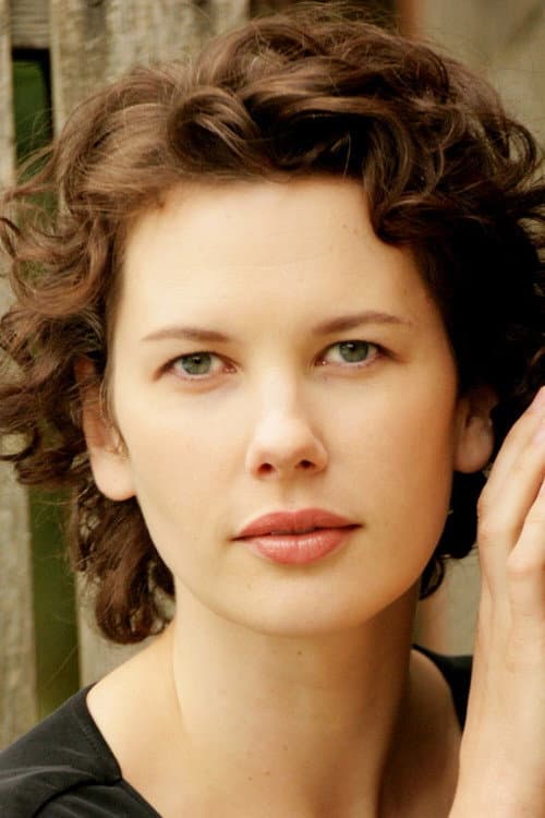 Tiffany Lyndall-Knight headshot
