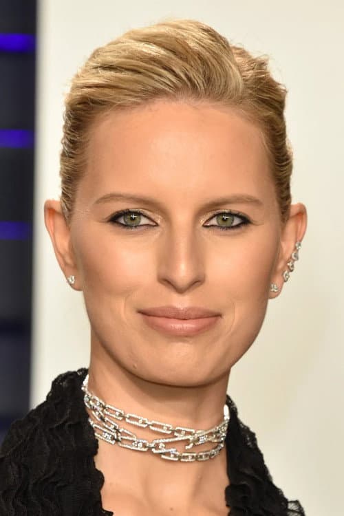 Karolína Kurková headshot