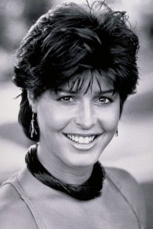 Lucinda Dickey headshot