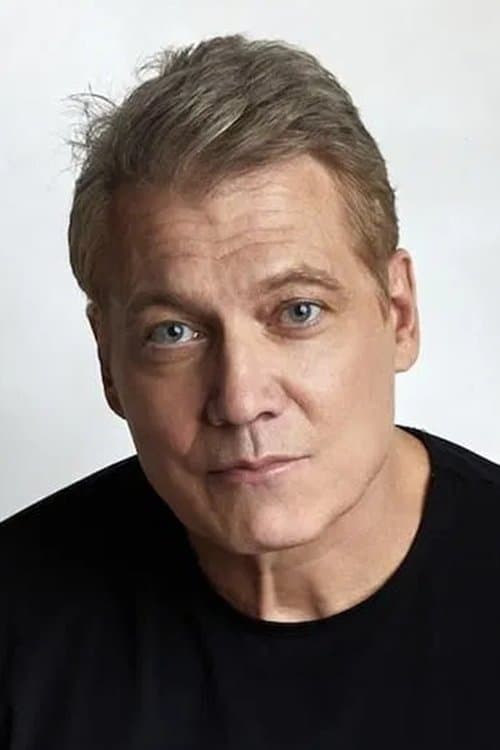 Holt McCallany headshot