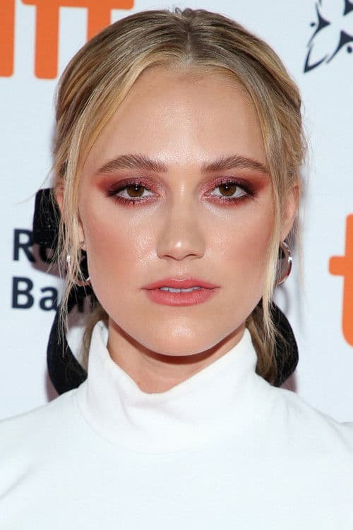 Maika Monroe headshot