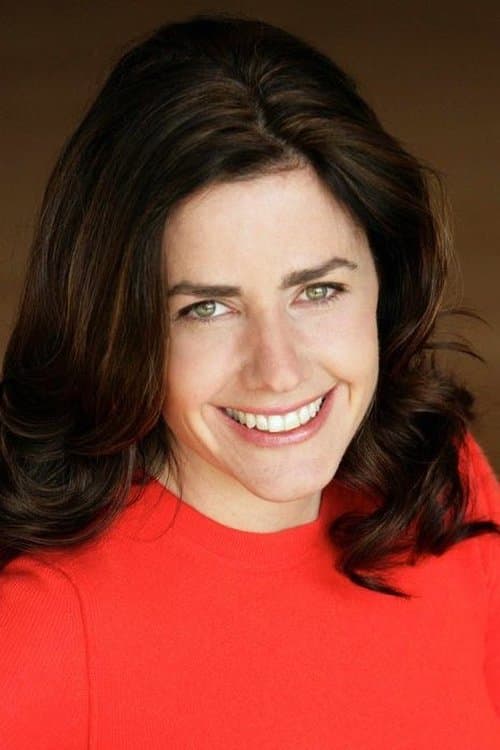 Lindsey Collins headshot