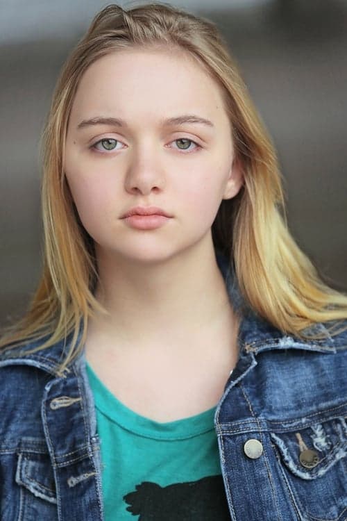 Maddie Nichols headshot