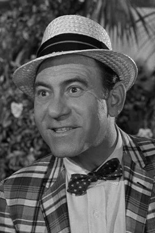 Louis Quinn headshot