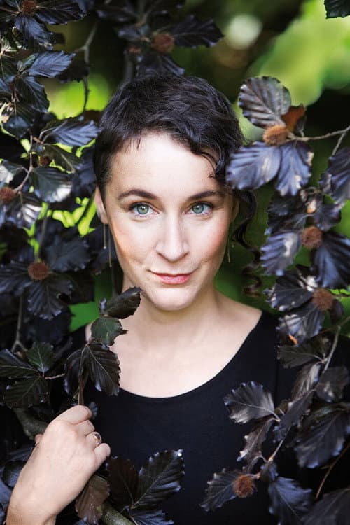 Leonie Swann headshot