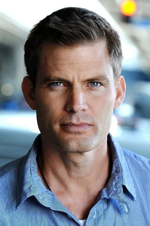 Casper Van Dien headshot