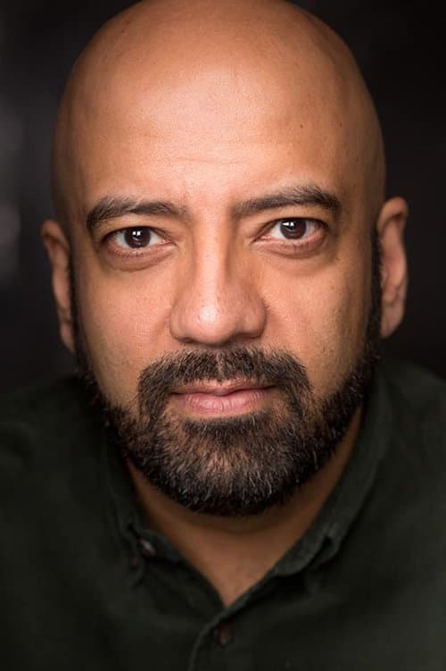 Aaron Neil headshot