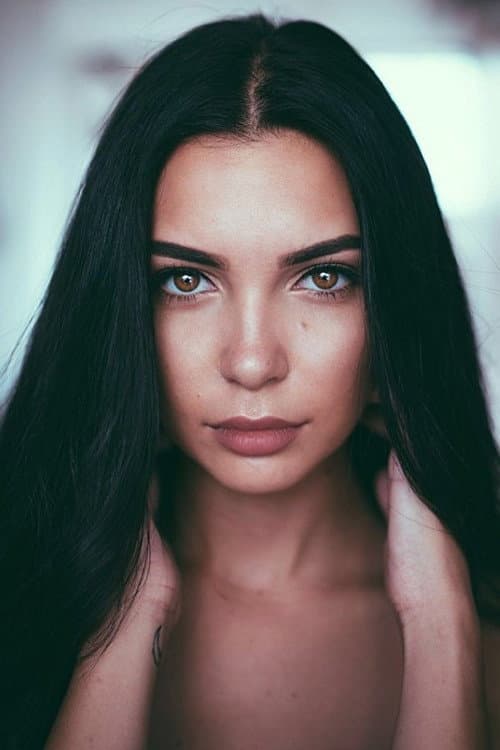 Caitlin Burles headshot