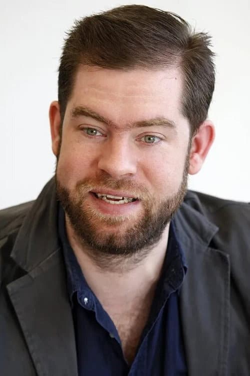 Simon Evans headshot