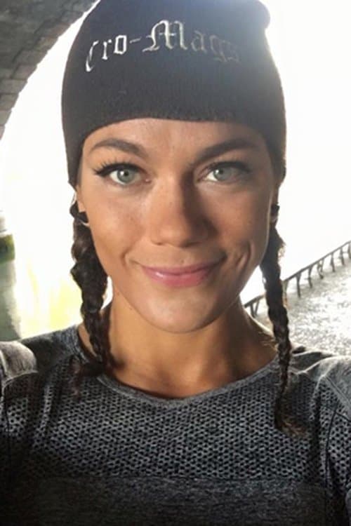 Aurore Lauzeral headshot