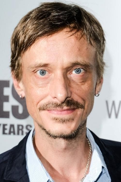 Mackenzie Crook headshot