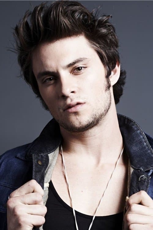 Shiloh Fernandez headshot