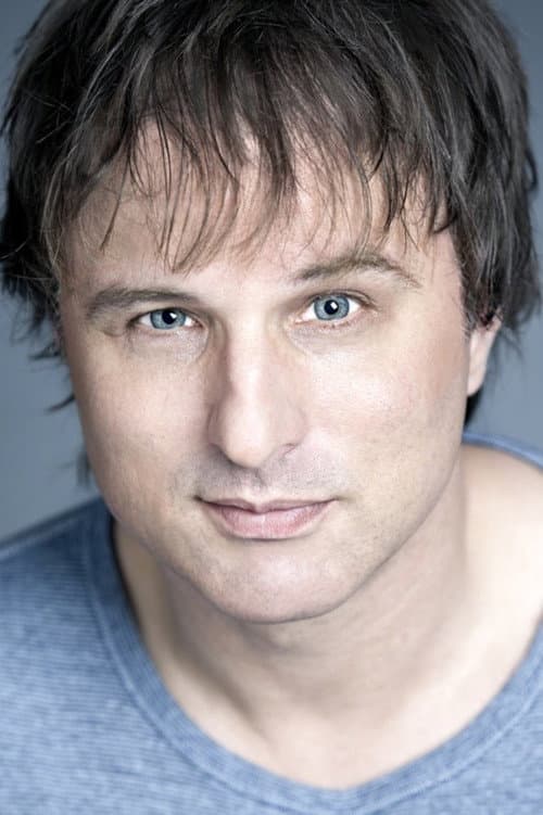 Troy MacKinder headshot