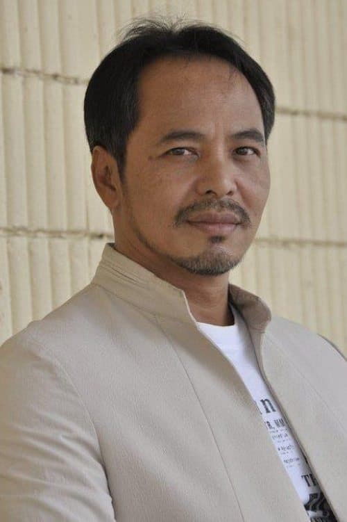 Tanapol Chuksrida headshot