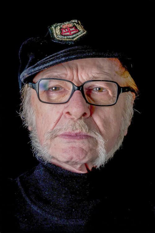 Kayhan Yıldızoğlu headshot