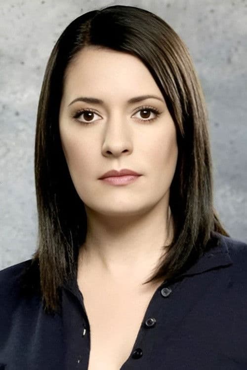 Paget Brewster headshot